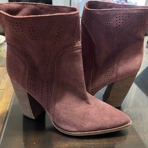 Vince Camuto Catheryna Leather Suede Booties Size 9